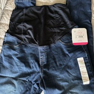 NWT Isabel Maternity Target over belly maternity jeans.